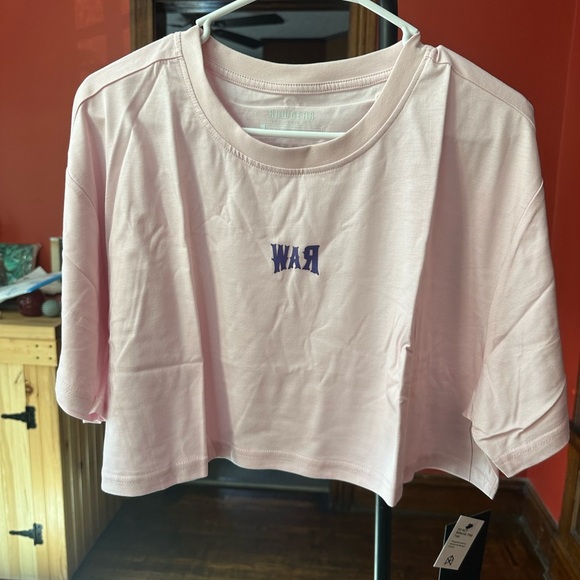 RAWGEAR NWT Pink Women's Cropped Top Size MED (5) available 25” p2p, 15” length - Picture 4 of 9